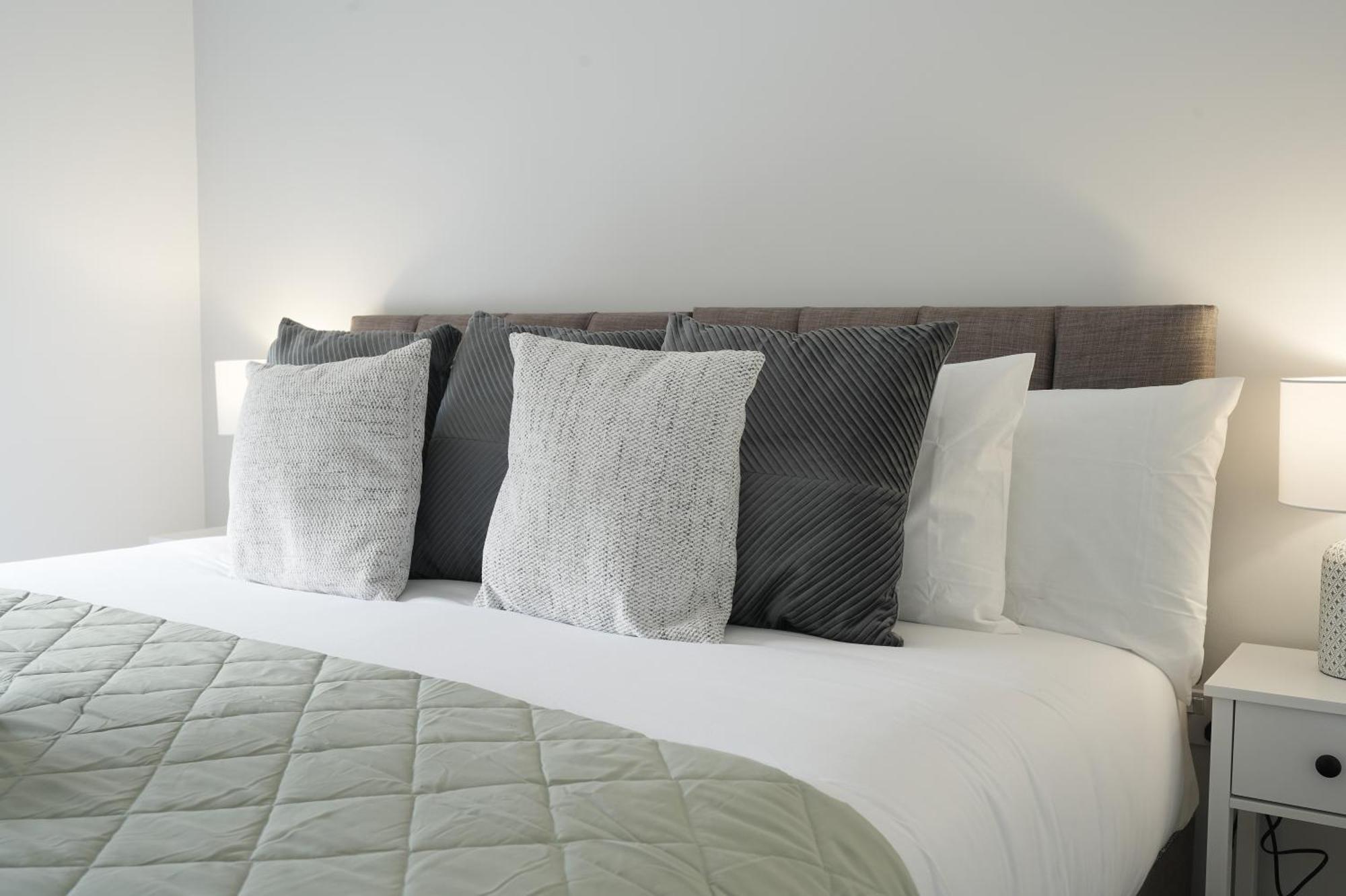 Mersey Way, Spacious 3 Bed Home, Close To Sheffield City Centre & Free Driveway Parking - Perfect For Workers, Groups & Families - Hosted By Stay Host Save Екстериор снимка