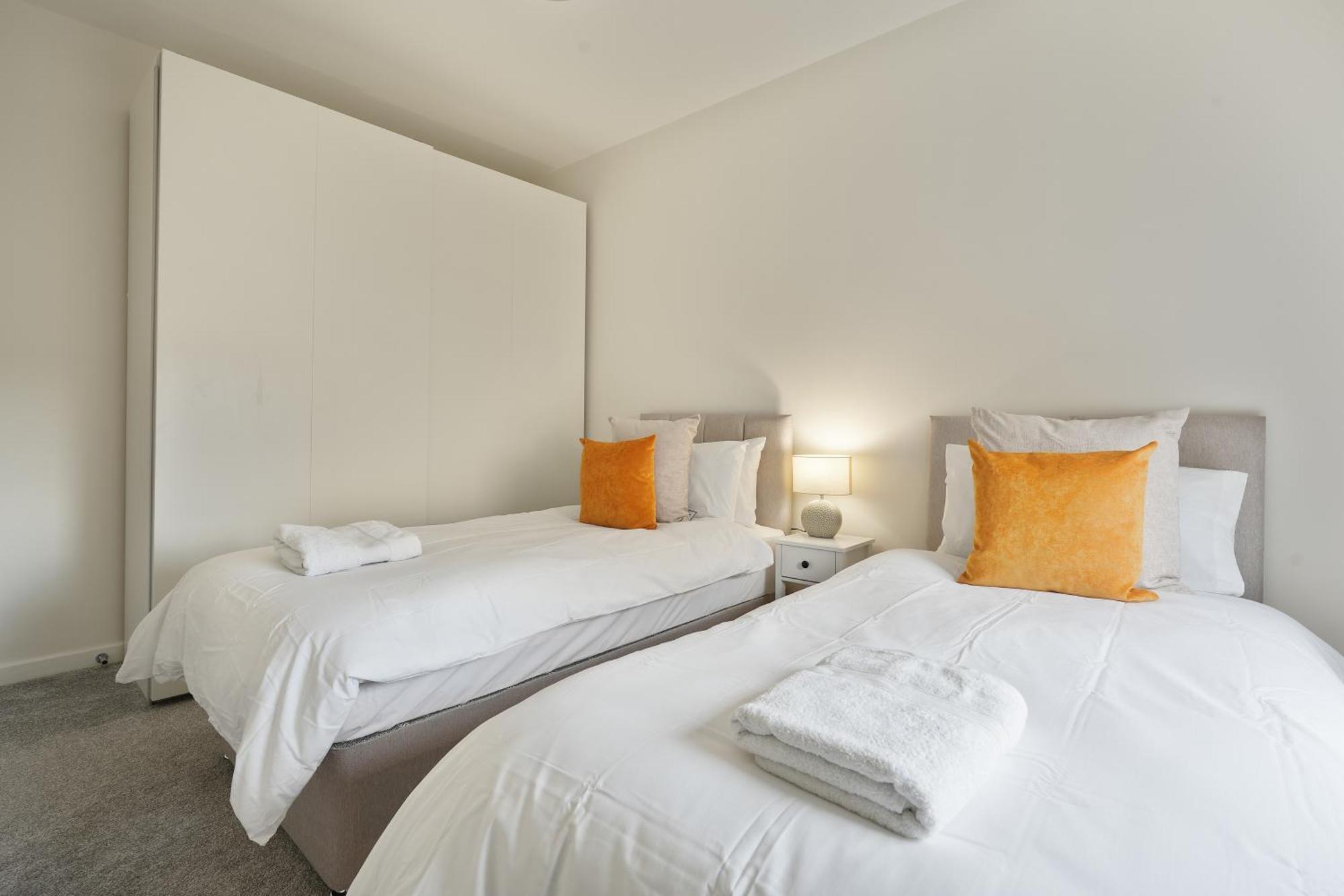 Mersey Way, Spacious 3 Bed Home, Close To Sheffield City Centre & Free Driveway Parking - Perfect For Workers, Groups & Families - Hosted By Stay Host Save Екстериор снимка