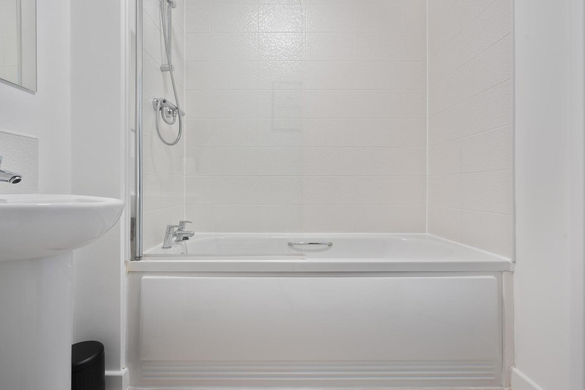 Mersey Way, Spacious 3 Bed Home, Close To Sheffield City Centre & Free Driveway Parking - Perfect For Workers, Groups & Families - Hosted By Stay Host Save Екстериор снимка