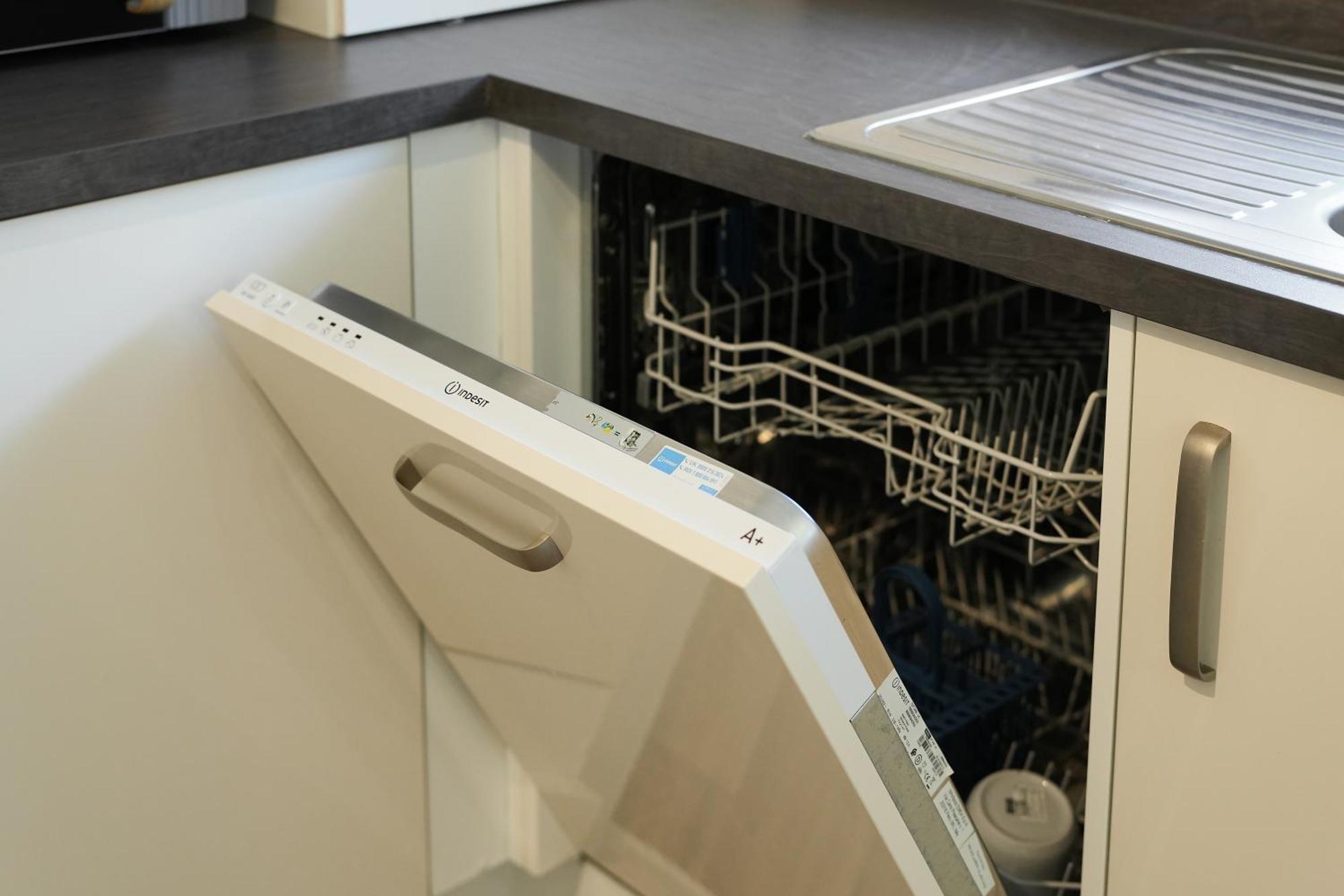 Mersey Way, Spacious 3 Bed Home, Close To Sheffield City Centre & Free Driveway Parking - Perfect For Workers, Groups & Families - Hosted By Stay Host Save Екстериор снимка