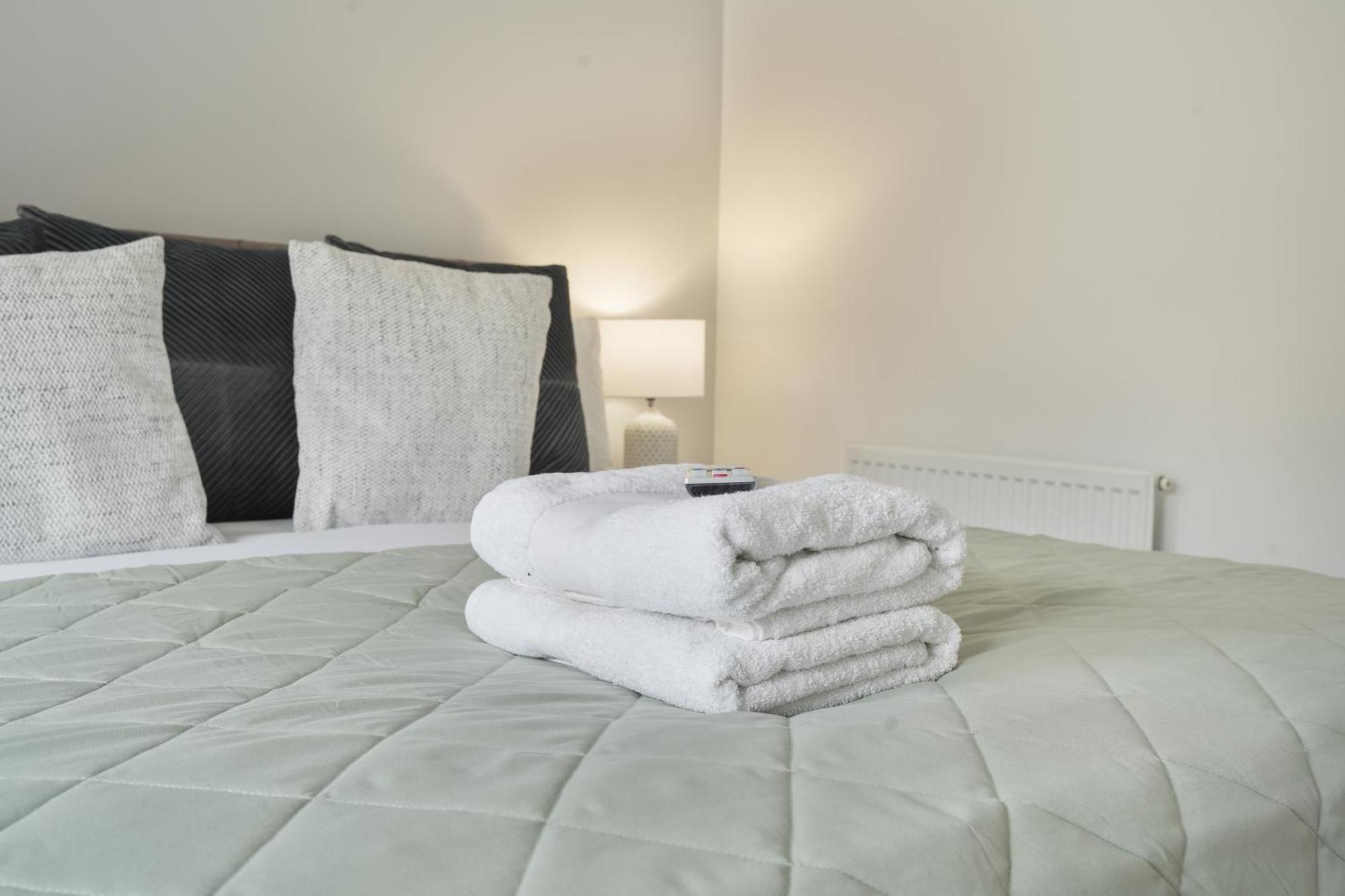 Mersey Way, Spacious 3 Bed Home, Close To Sheffield City Centre & Free Driveway Parking - Perfect For Workers, Groups & Families - Hosted By Stay Host Save Екстериор снимка